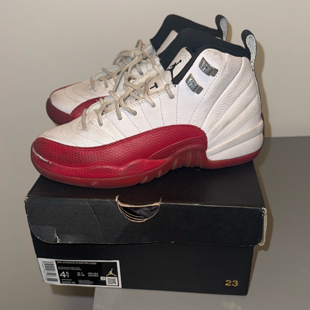 100% Authentic Kids Jordans Size 4.5Y Comes With Original Box Used A Few Times